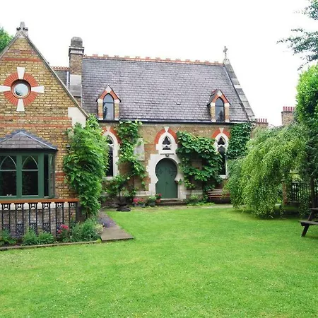 4 St Martins Almshouses Apartment